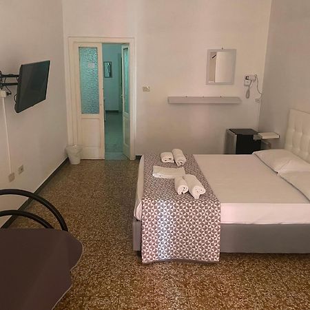 Dama Hostelbb Neapol Zewnętrze zdjęcie