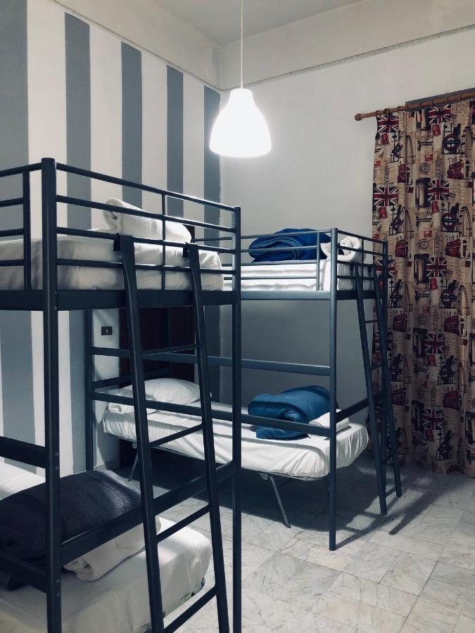 Dama Hostelbb Neapol Zewnętrze zdjęcie