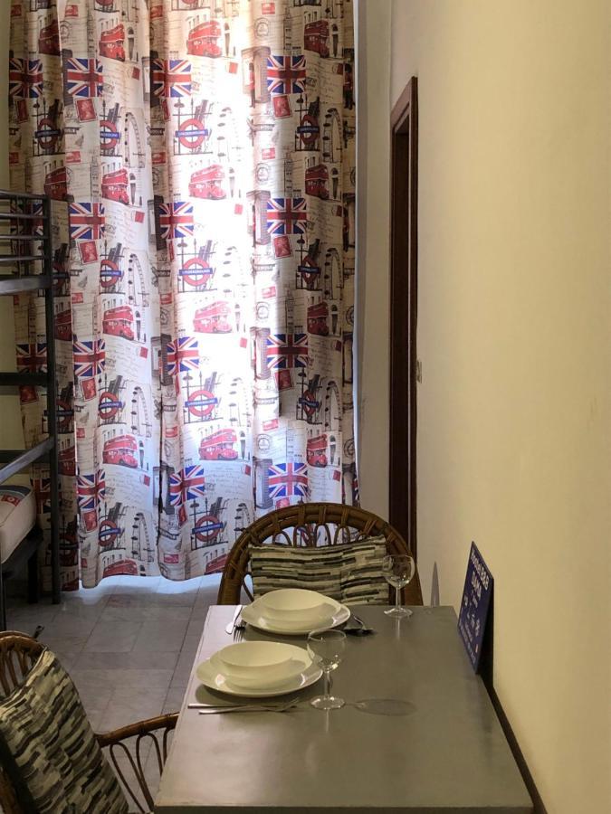 Dama Hostelbb Neapol Zewnętrze zdjęcie