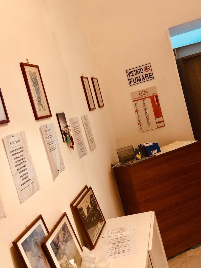 Dama Hostelbb Neapol Zewnętrze zdjęcie