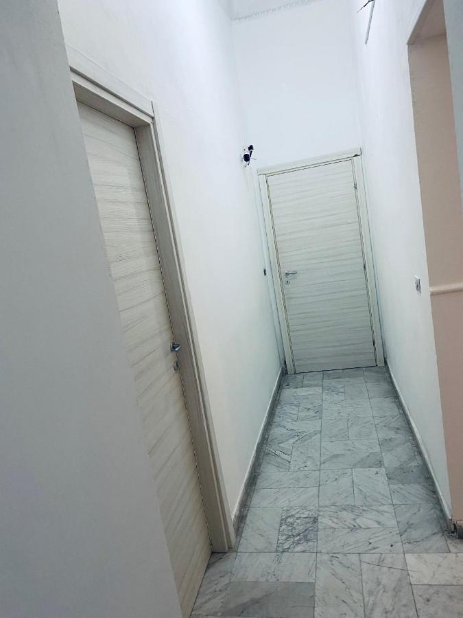 Dama Hostelbb Neapol Zewnętrze zdjęcie