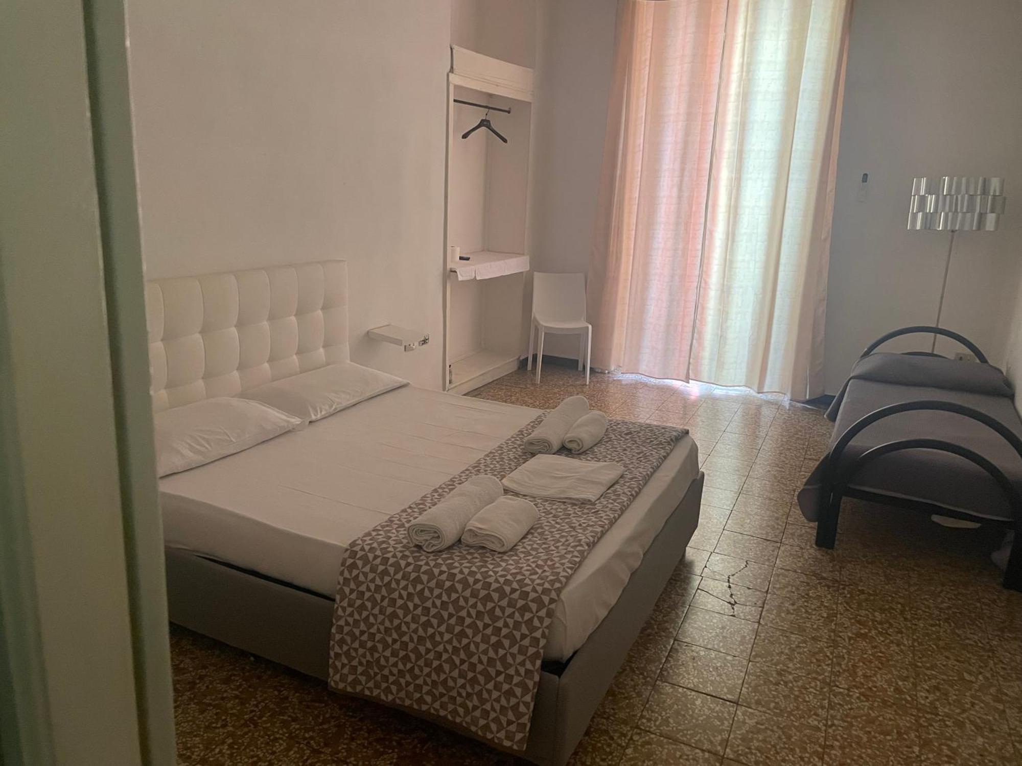 Dama Hostelbb Neapol Zewnętrze zdjęcie